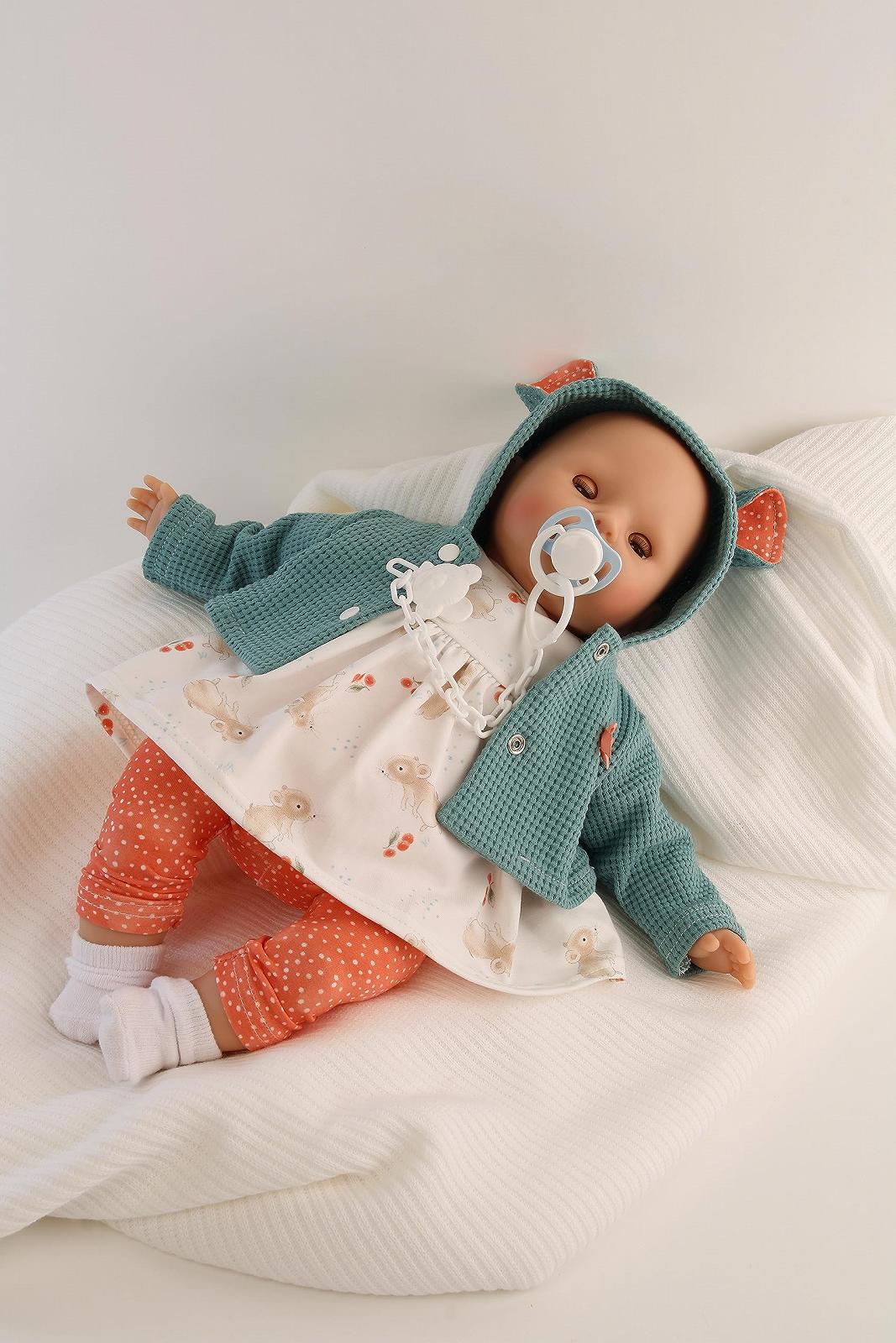 Кукла Schildkröt Amy 7545260 45 см с соской, с росписью волос, коричневые спящие глаза, в одежде мышки, фото №3 Кукла Schildkröt Amy 7545260 45 см с соской, с росписью волос, коричневые спящие глаза, в одежде мышки, фото №3