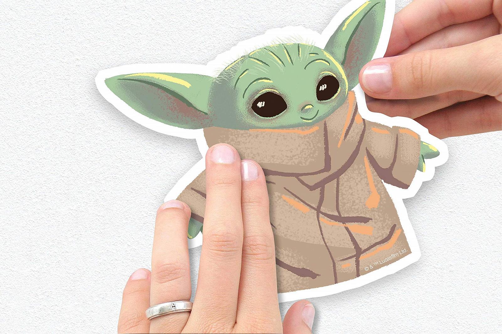 Наклейка на стену Komar Star Wars Mandalorian Baby Yoda 50 x 70 см 14060h, фото №3