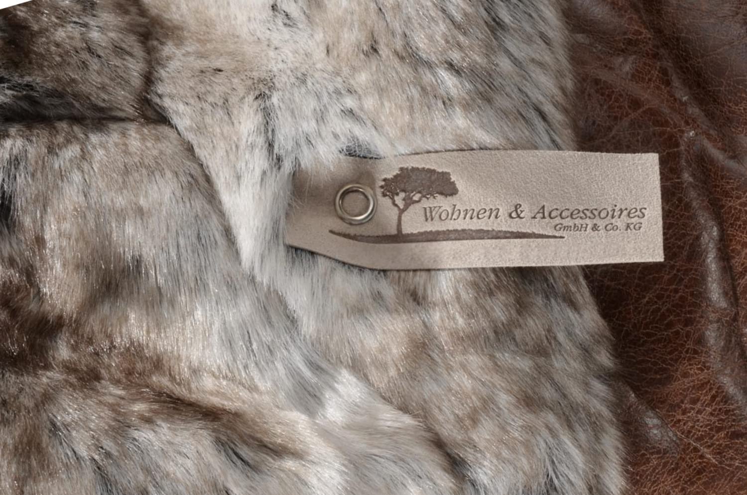 Покрывало Wohnen & Accessoires Premium Fur Blanket Polar Wolf Искусственный мех Плед Уютный и комфортный 170 x 220 см, фото №5 Покрывало Wohnen & Accessoires Premium Fur Blanket Polar Wolf Искусственный мех Плед Уютный и комфортный 170 x 220 см, фото №5