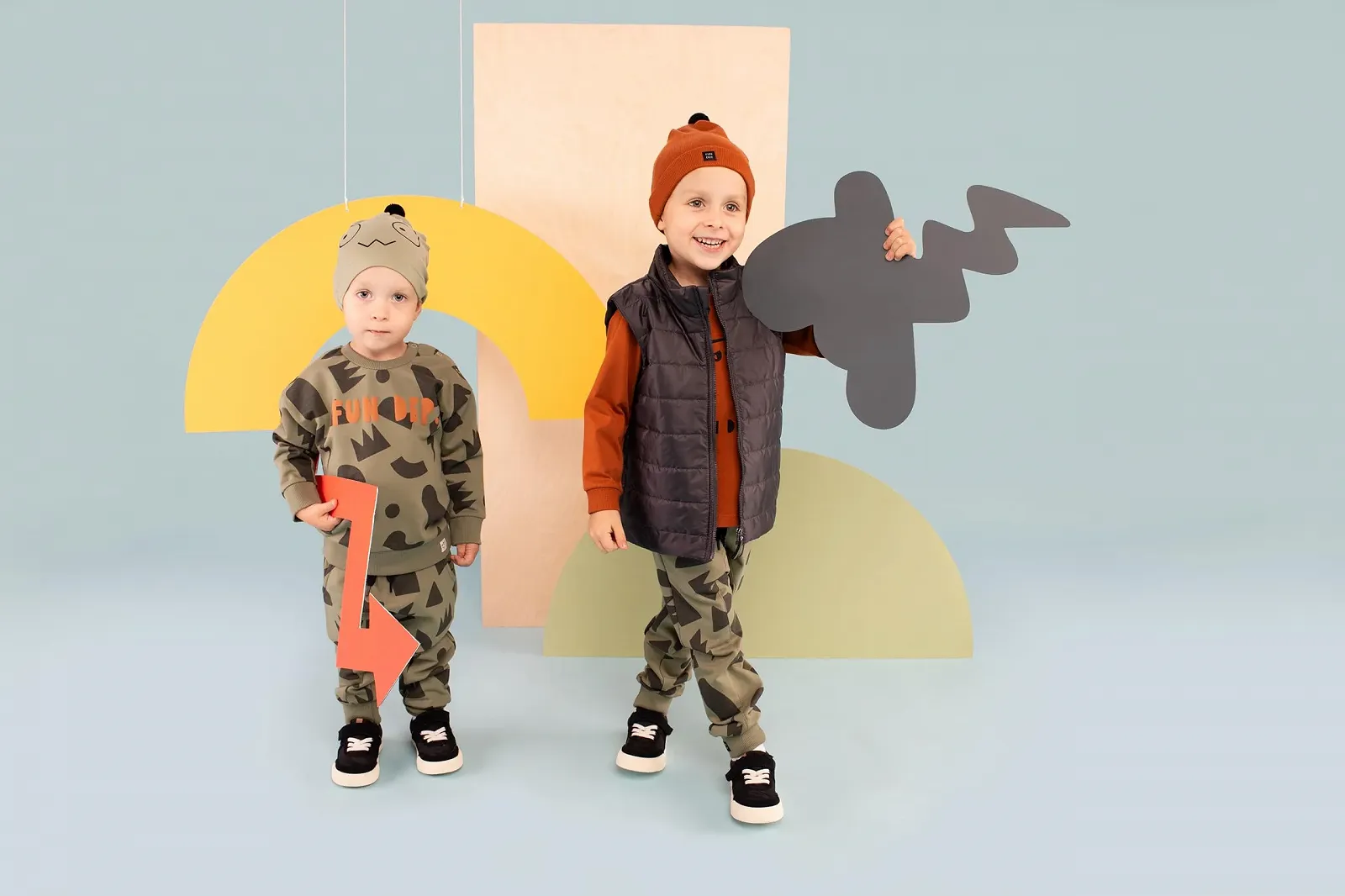 Жилет Pinokio Дитячий для хлопчиків з кишенями та подовженою спинкою, фото №3 Жилет Pinokio Дитячий для хлопчиків з кишенями та подовженою спинкою, фото №3