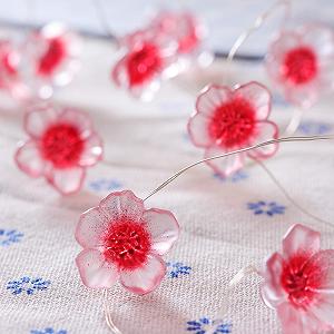 Гирлянда Lights4fun Micro LED Fairy Lights Flowers Sakura Теплый белый с таймером на батарейках для внутреннего и наружного освещения. Длина 2,2 м (включая кабель 0,3 м). synthetic.ua - Фото 1