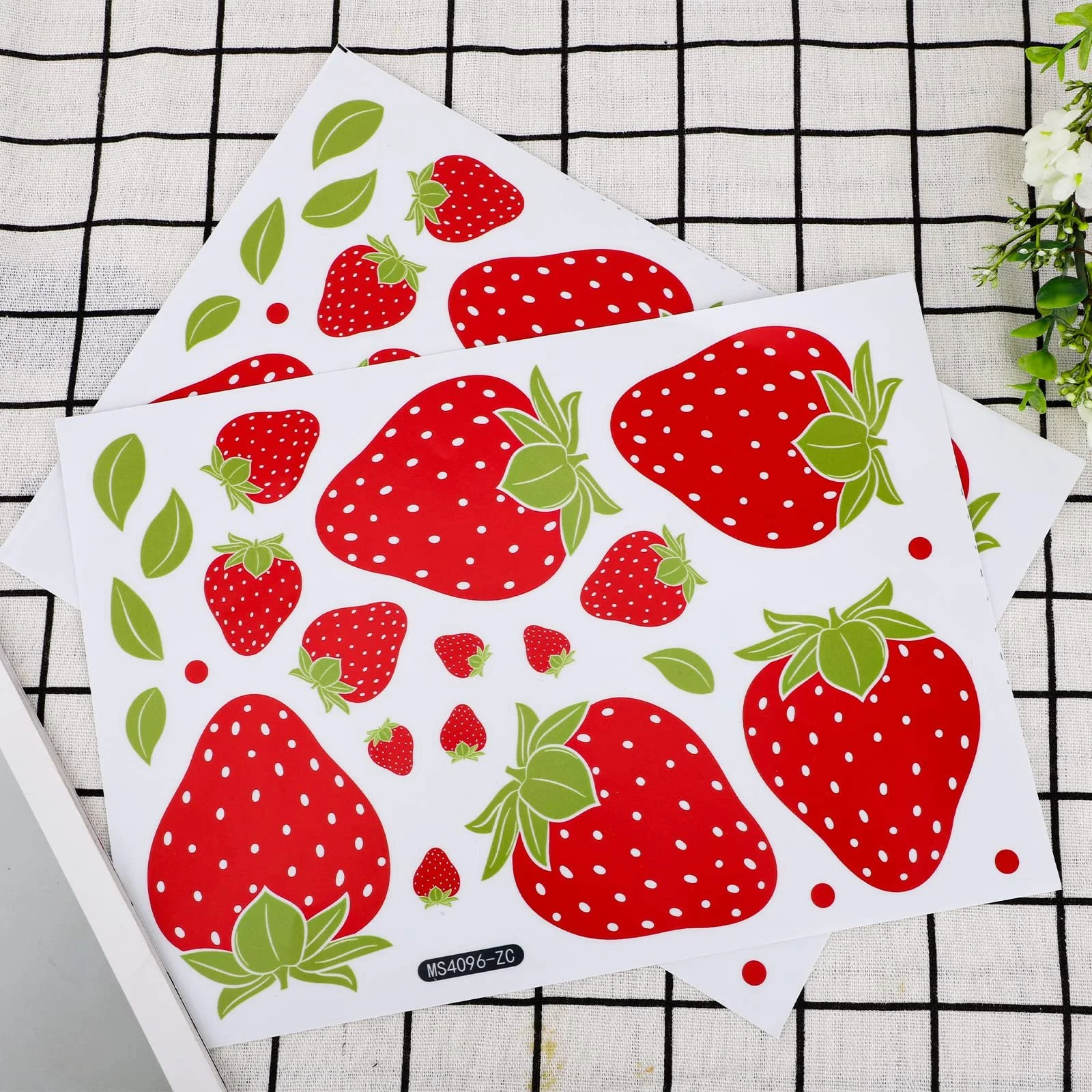 Наклейки на стіну Fruit Strawberry Waterproof Removable 4 аркуші 92 шт., фото №3