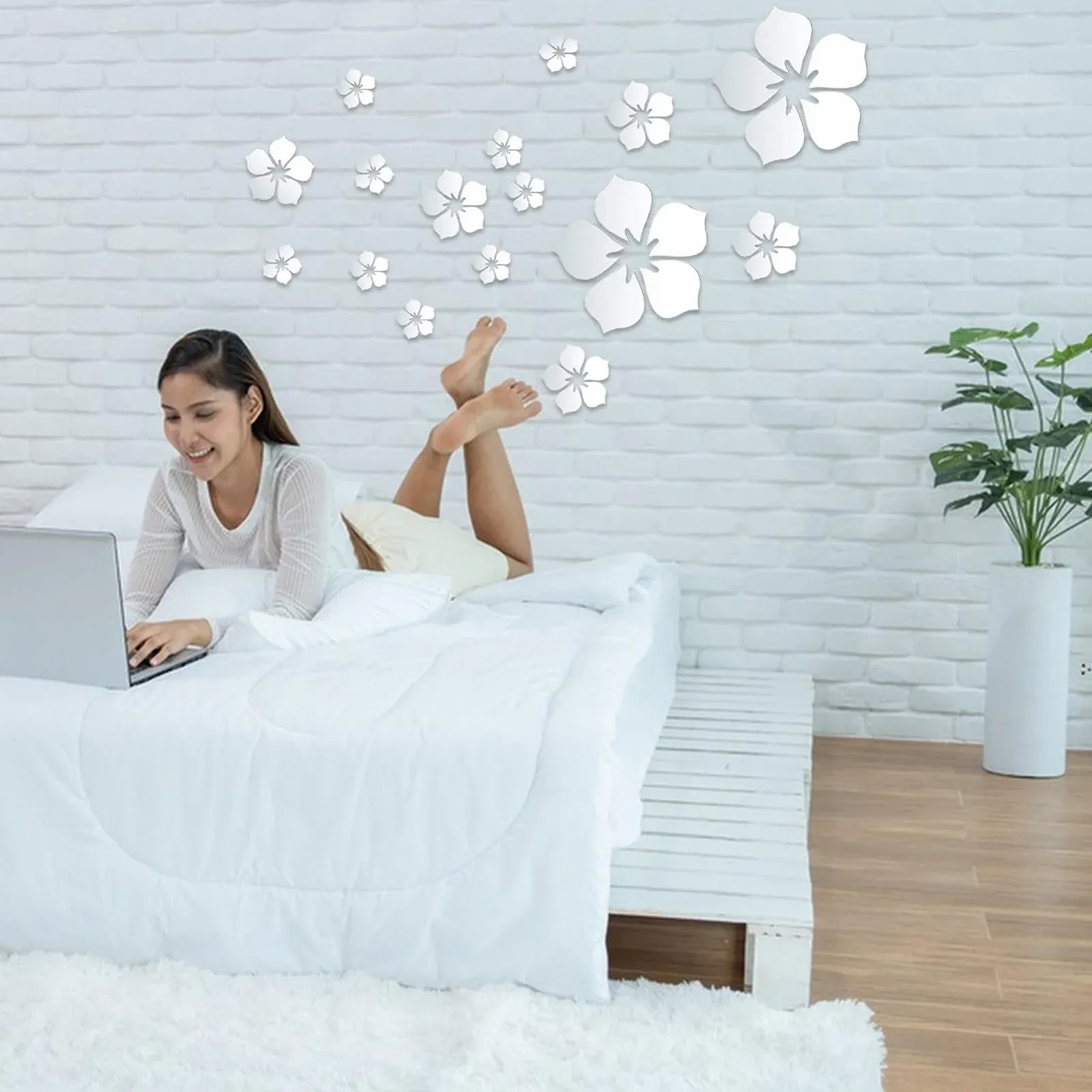 Наклейки на стіну Flower Mirror Квіткове дзеркало самоклеючі 18 шт. Creative Mirror Stickers, фото №3