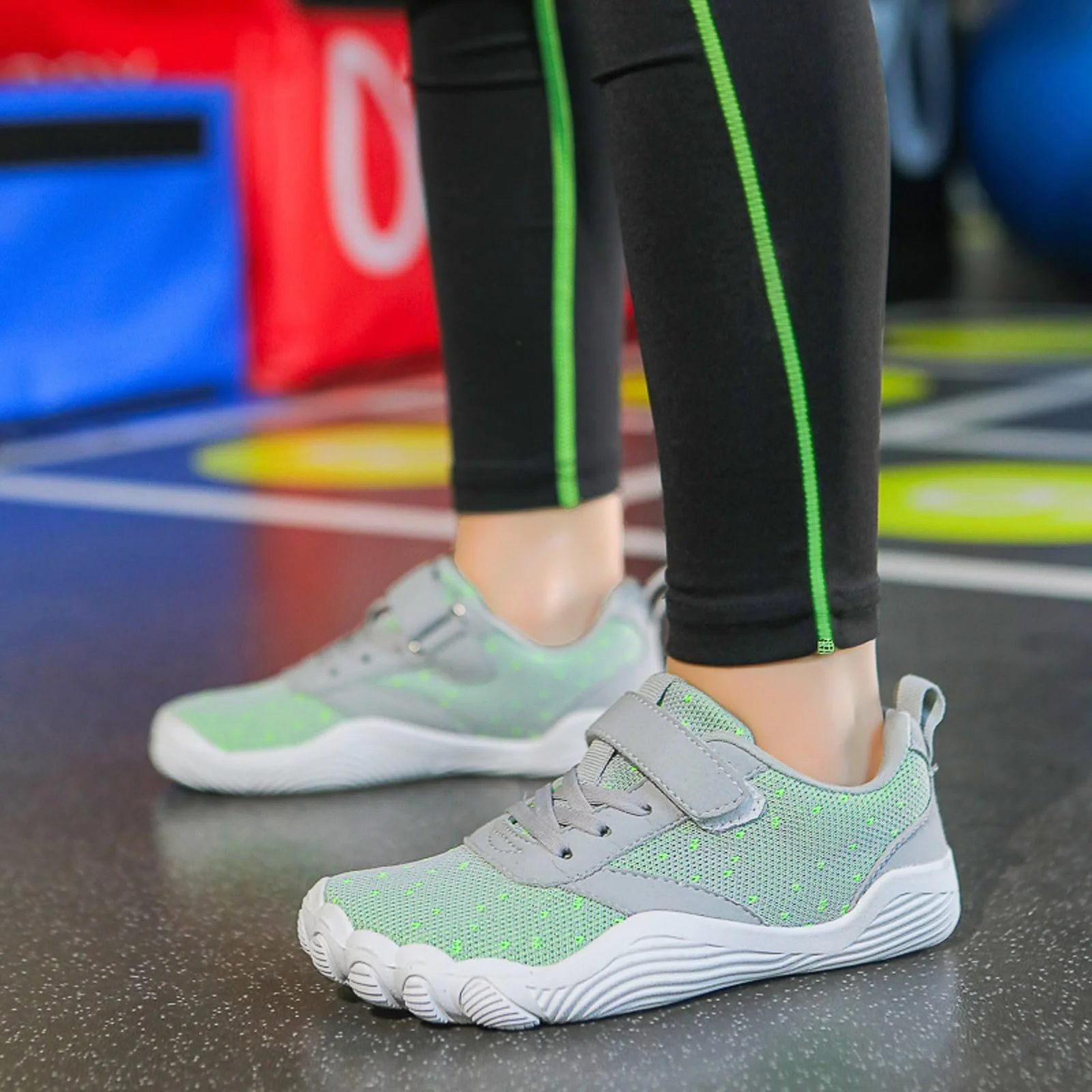 Унисекс детская обувь для босиком, широкие кроссовки для мальчиков и девочек, дышащие легкие кроссовки для бега, мягкие нескользящие походные кроссовки, спортивная обувь на липучках, размер 24-38, фото №2 Унисекс детская обувь для босиком, широкие кроссовки для мальчиков и девочек, дышащие легкие кроссовки для бега, мягкие нескользящие походные кроссовки, спортивная обувь на липучках, размер 24-38, фото №2