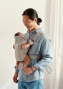 Детский рюкзак-переноска BabyBjörn Mini 3D сетчатая ткань Серо-бежевый synthetic.ua - Фото 1