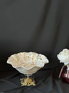 Дуже гарна порцелянова цукерниця з золотим розписом 25х25 см - Фото 1