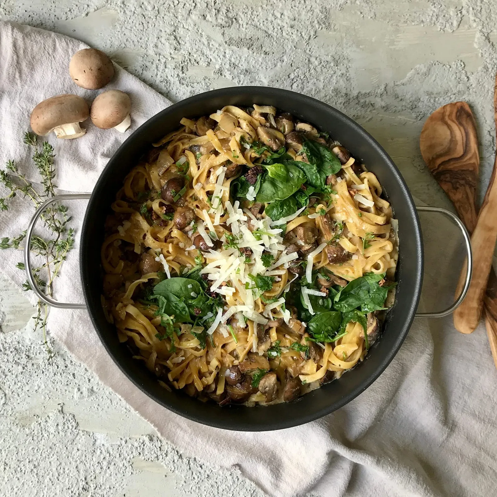 Пательня KLAMER Professional з нержавіючої сталі з індукційним преміум-покриттям, 28 см, фото №3 Пательня KLAMER Professional з нержавіючої сталі з індукційним преміум-покриттям, 28 см, фото №3