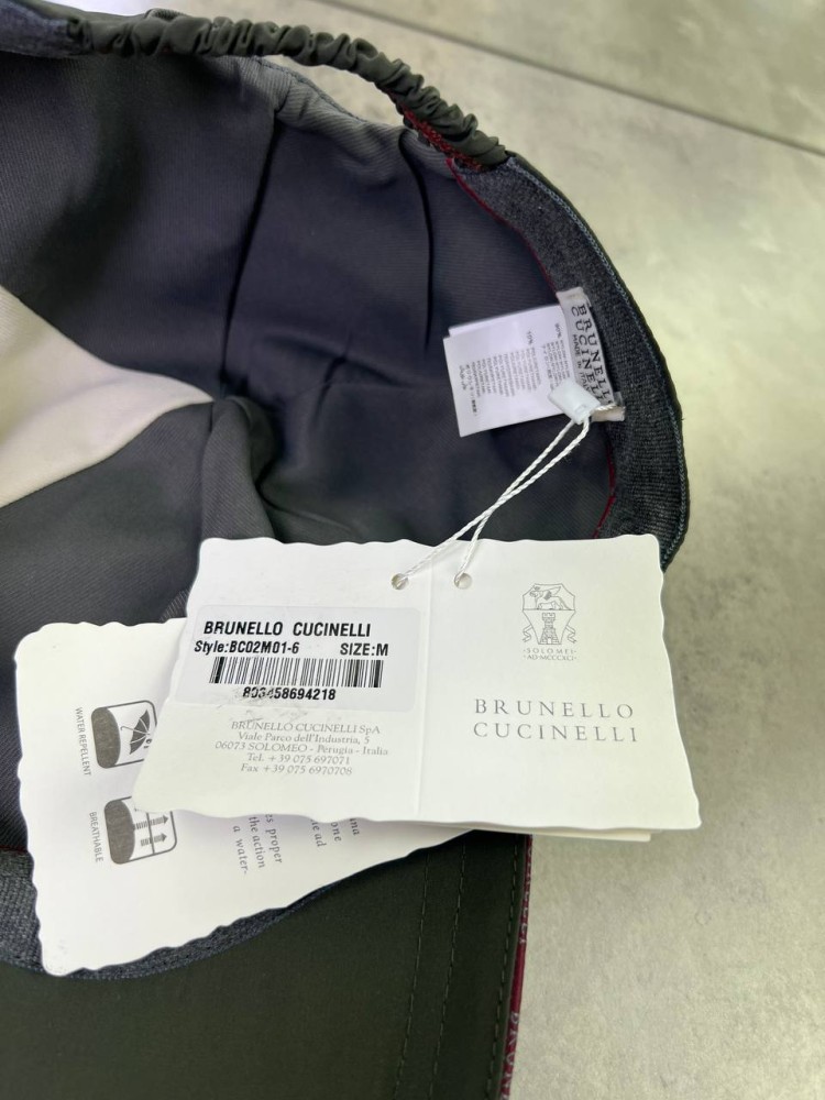 Кепка Brunello Cucinelli темно-сіра з червоним логотипом gu596, фото №7 Кепка Brunello Cucinelli темно-сіра з червоним логотипом gu596, фото №7