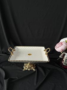 Купити Блюдо з порцеляни з золотою оконтовкою на золотій ніжці 27 см - Фото 1 Блюдо з порцеляни з золотою оконтовкою на золотій ніжці 27 см - Фото 1