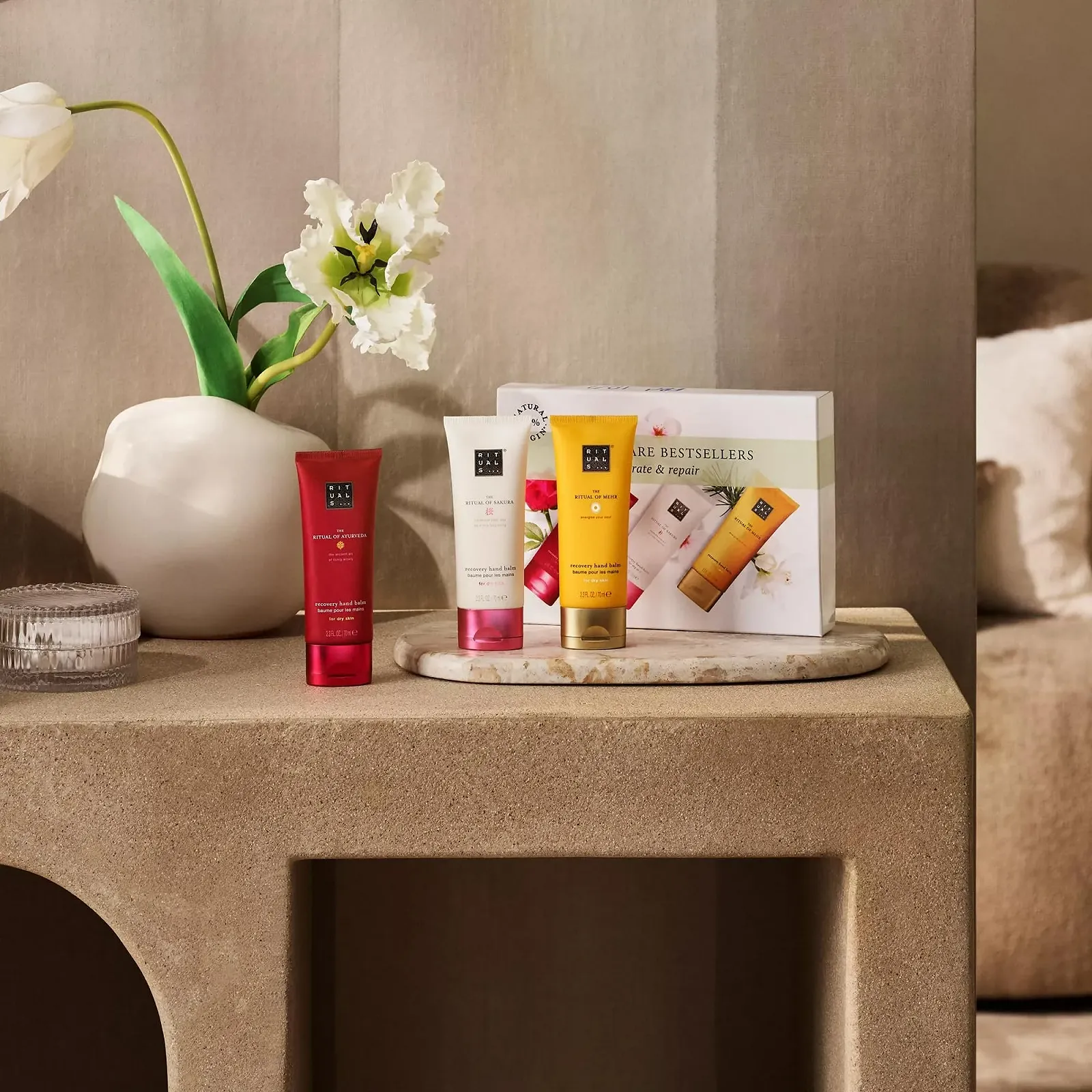 Бальзам для рук RITUALS The Rituals of Sakura, Mehr & Ayurveda - Набір з 3-х кремів для рук, фото №2 Бальзам для рук RITUALS The Rituals of Sakura, Mehr & Ayurveda - Набір з 3-х кремів для рук, фото №2