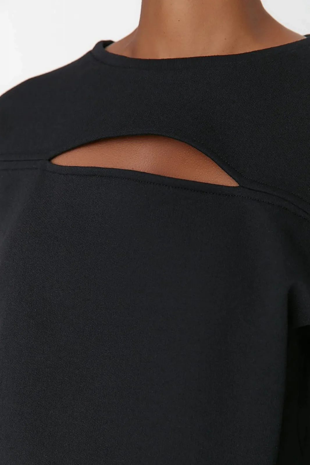 Женский свитшот TRENDYOL с круглым вырезом, однотонный, фото №4