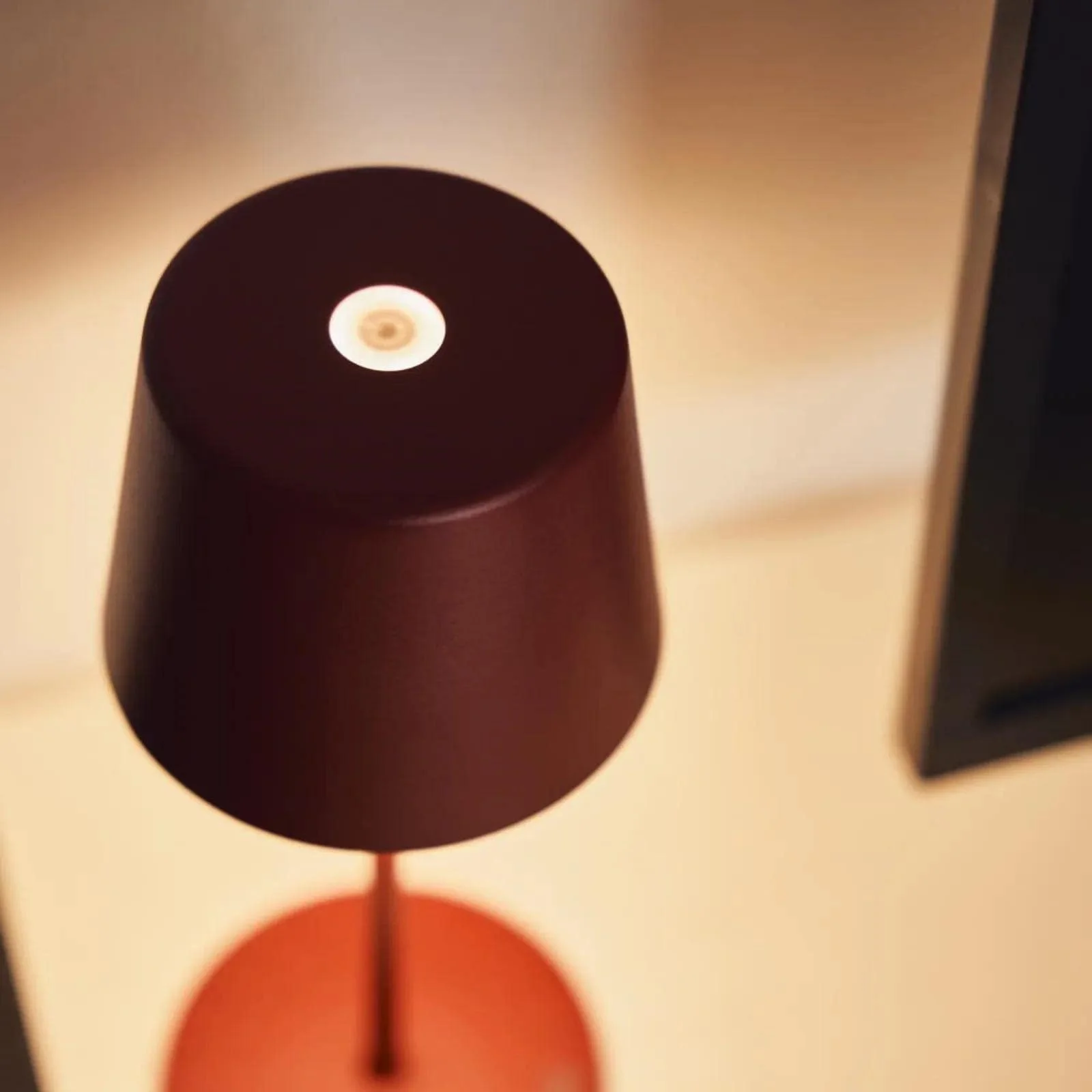 Настільна лампа famlights LED Battery акумуляторна з димуванням IP65 2700-3000 K 280 мм кругла червона, фото №8