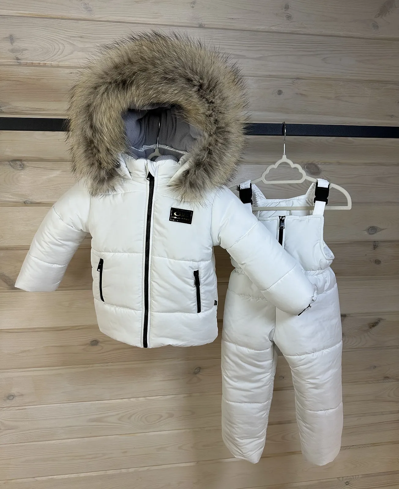 Зимовий комбінезон дитячий 86-134 р: куртка з натуральним хутром та штани білий, фото №1 Зимовий комбінезон дитячий 86-134 р: куртка з натуральним хутром та штани білий, фото №1