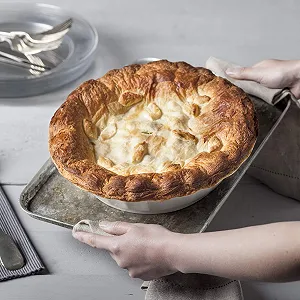 Форма для пирога WM Bartleet & Sons 1750 T453 глубокая с гофрированным краем Белая synthetic.ua - Фото 1