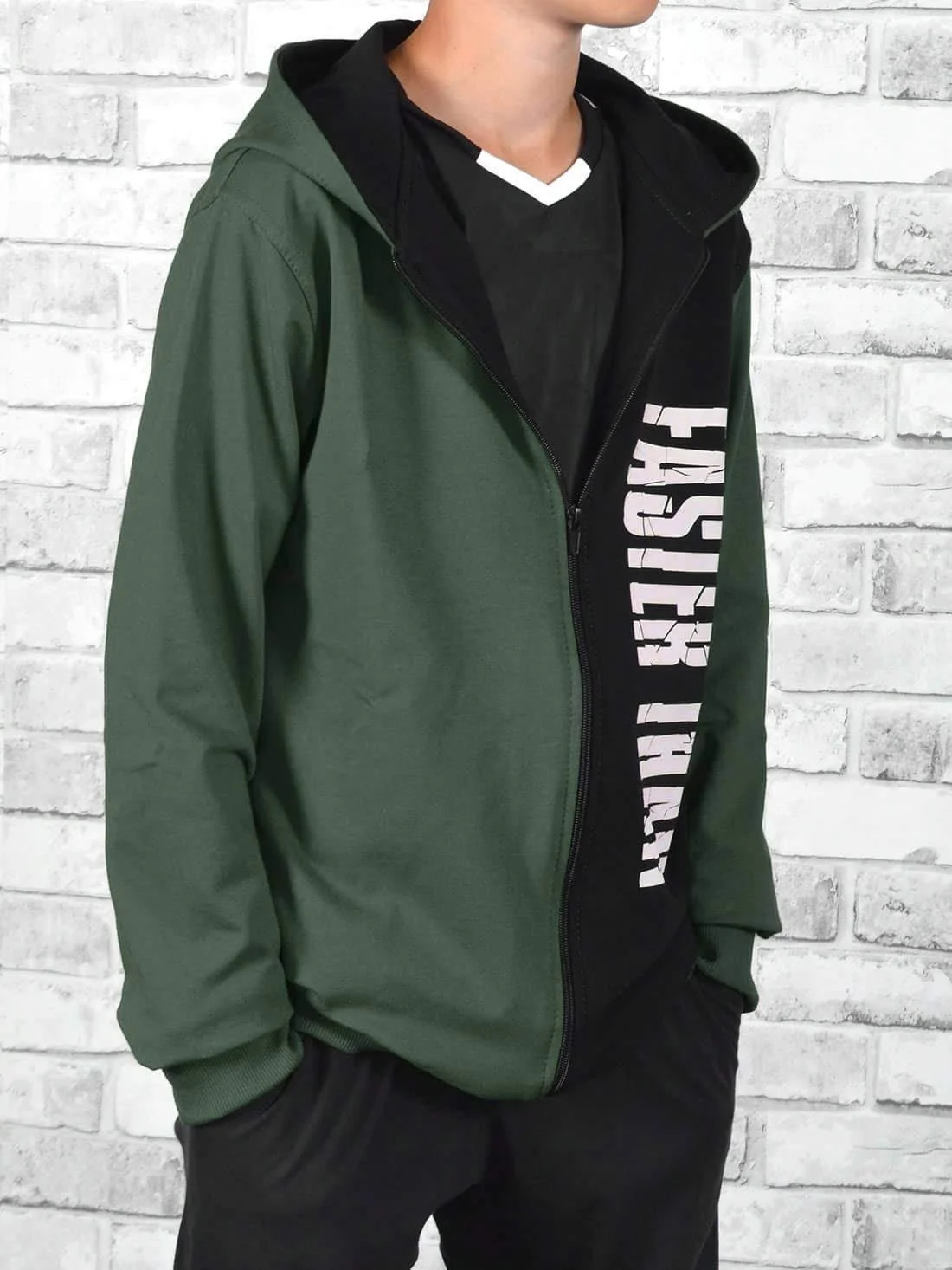 Пуловер с капюшоном BEZLIT 30236 для мальчиков, фото №2