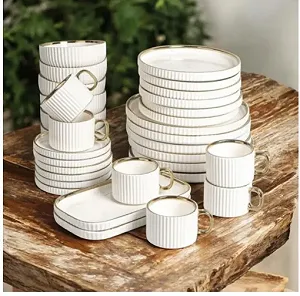 Купити Сервіз столовий Рифлений 32 предмети із золотою оконтовкою - Фото 1 Сервіз столовий Рифлений 32 предмети із золотою оконтовкою - Фото 1