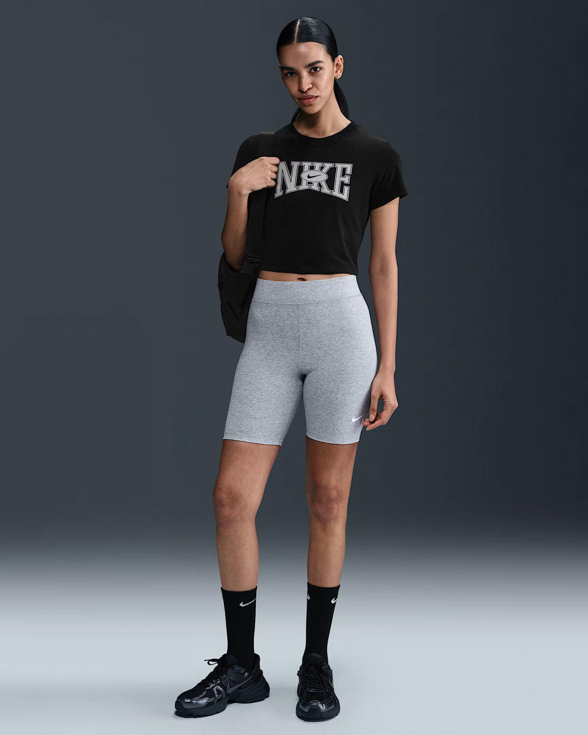 Футболка W NSW SLIM CROP TEE STREET HQ1709-010 Nike Чорний XS, фото №4