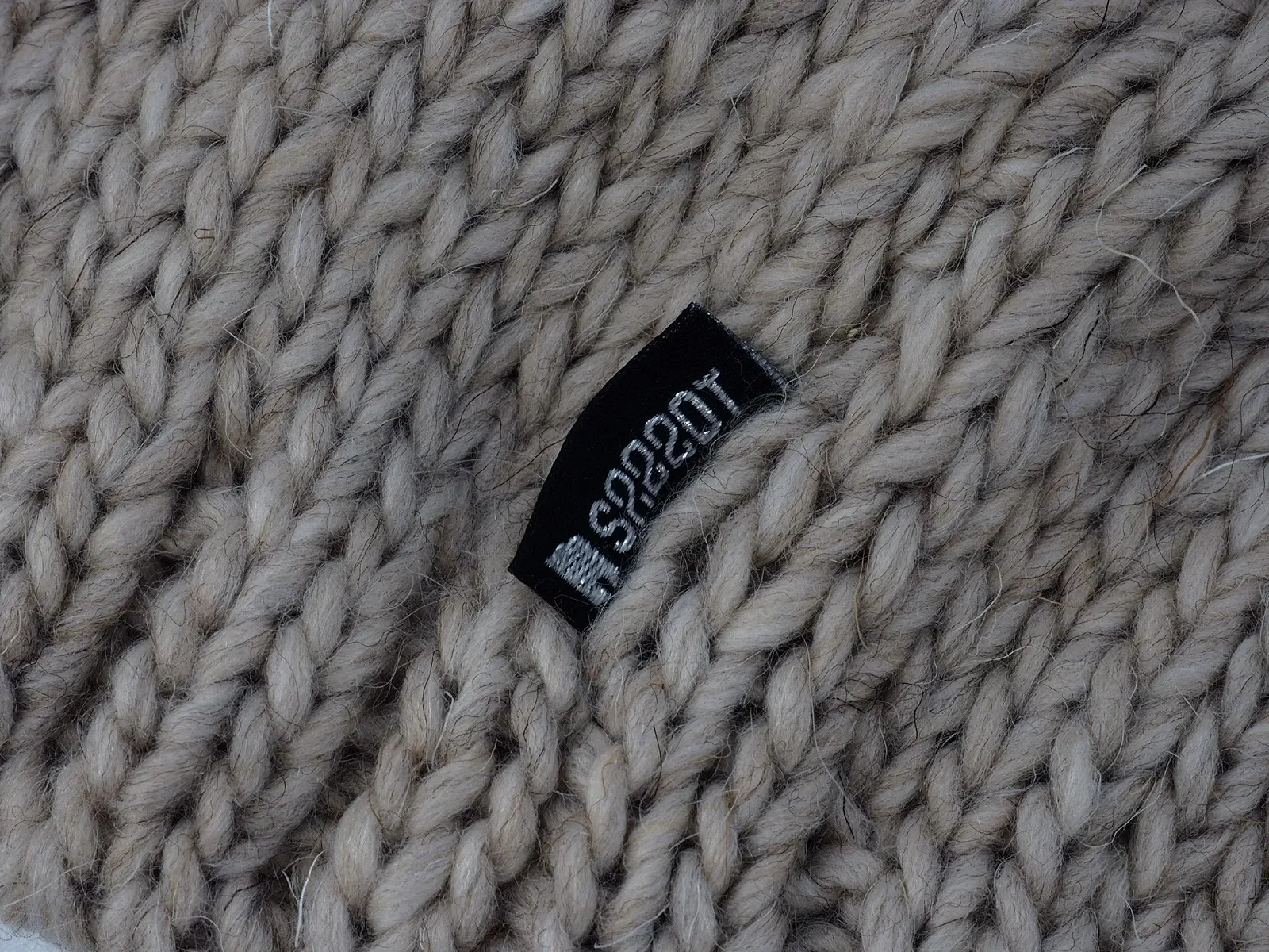 Шапка Детская SABBOT С двумя меховыми помпонами, флисовая подкладка, зимняя, вязаная, теплая, фото №3 Шапка Детская SABBOT С двумя меховыми помпонами, флисовая подкладка, зимняя, вязаная, теплая, фото №3