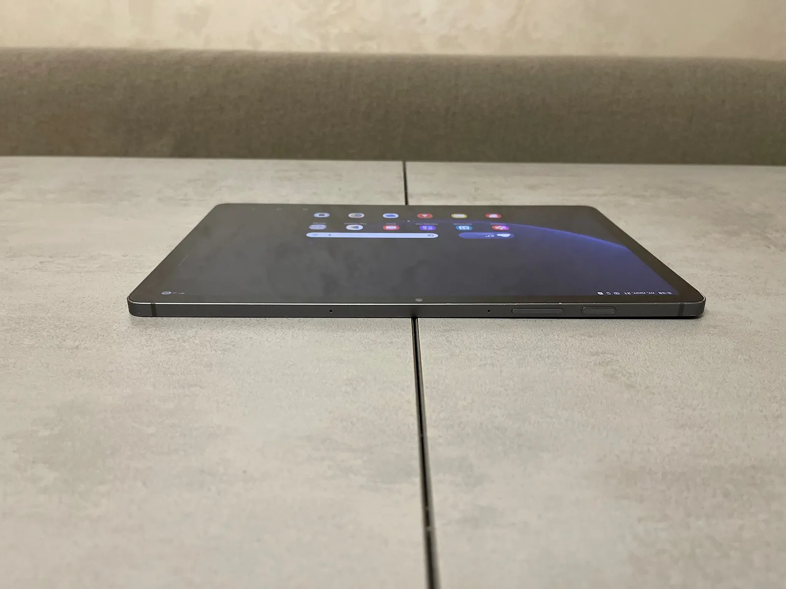 Планшет Samsung Galaxy Tab S9 FE (SM-X518U), 6GB, 128GB, 4G LTE / 5G, фото №4 Планшет Samsung Galaxy Tab S9 FE (SM-X518U), 6GB, 128GB, 4G LTE / 5G, фото №4