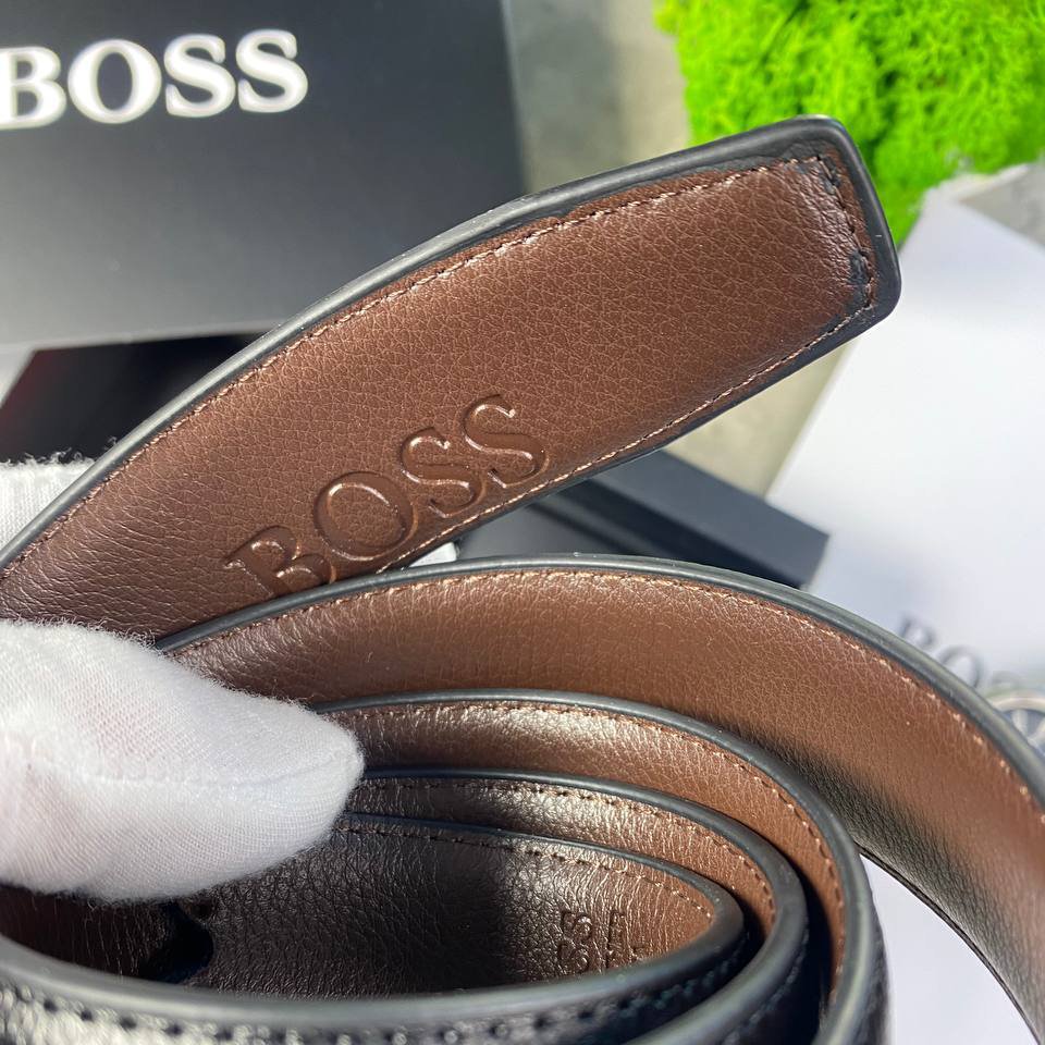 Чоловічий ремінь BOSS брендовий набір шкіряний пояс і дві змінні пряжки, фото №4 Чоловічий ремінь BOSS брендовий набір шкіряний пояс і дві змінні пряжки, фото №4