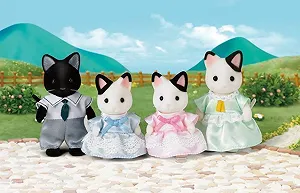 Ігровий набір Sylvanian Families 5181 Tuxedo Cat Family Родина смокінгових котів synthetic.ua - Фото 1