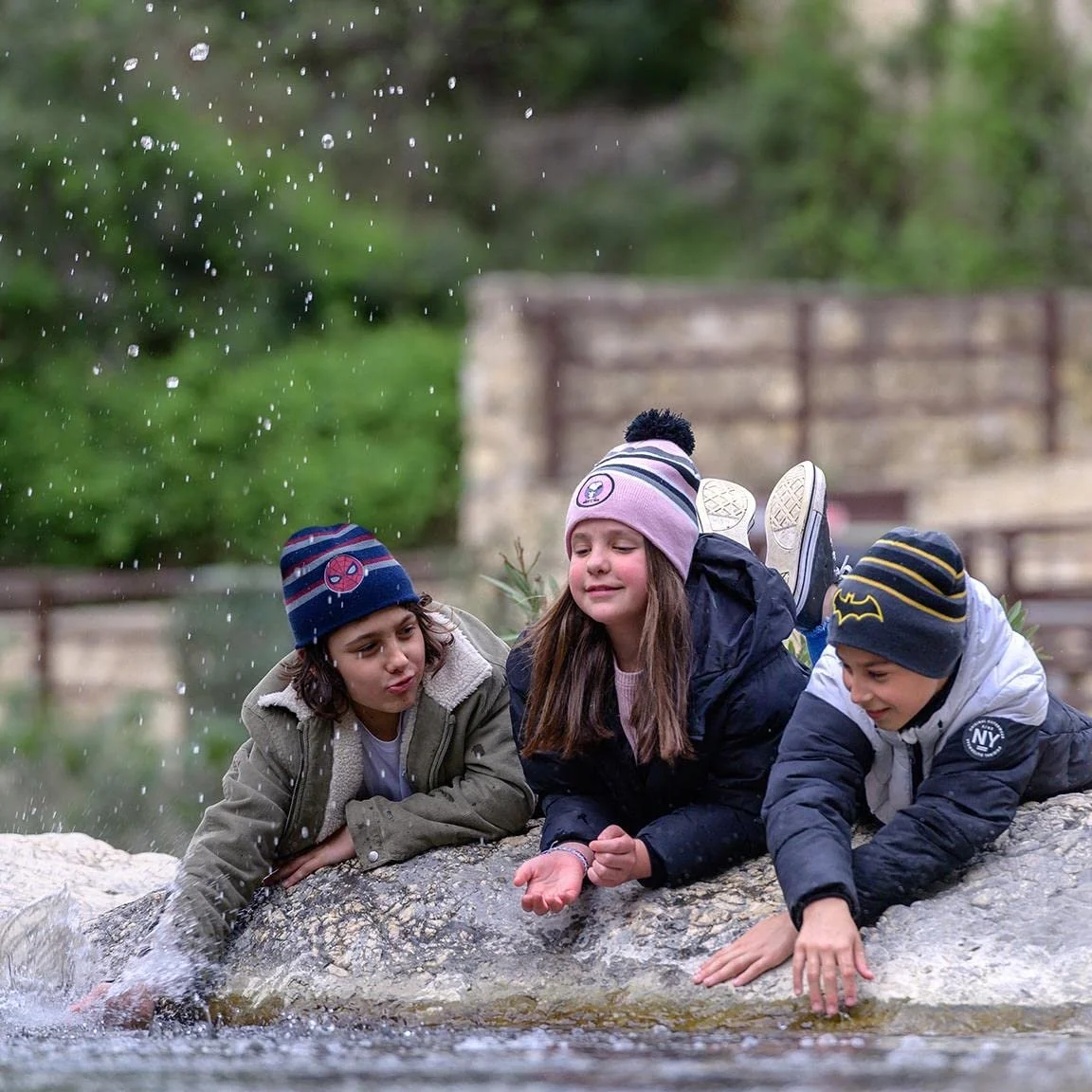 Зимняя шапка Peanuts Snoopy с помпоном для девочек, разноцветная, фото №5 Зимняя шапка Peanuts Snoopy с помпоном для девочек, разноцветная, фото №5