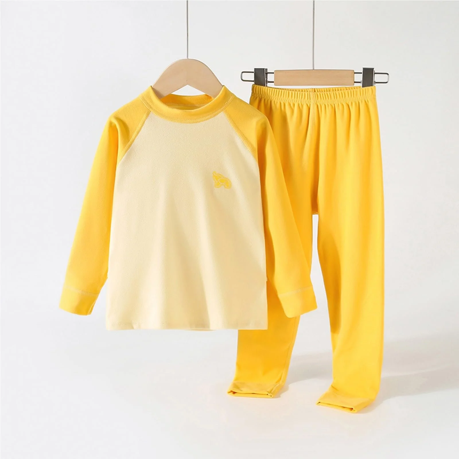 Комплект термобілизни (верх і низ) З квітковим принтом, фото №3 Комплект термобілизни (верх і низ) З квітковим принтом, фото №3