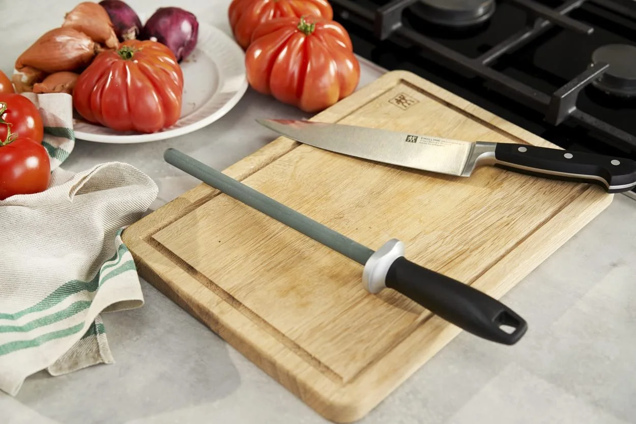 Мусат ZWILLING керамический 23 см Black с пластиковой ручкой и петлей для подвешивания, фото №3