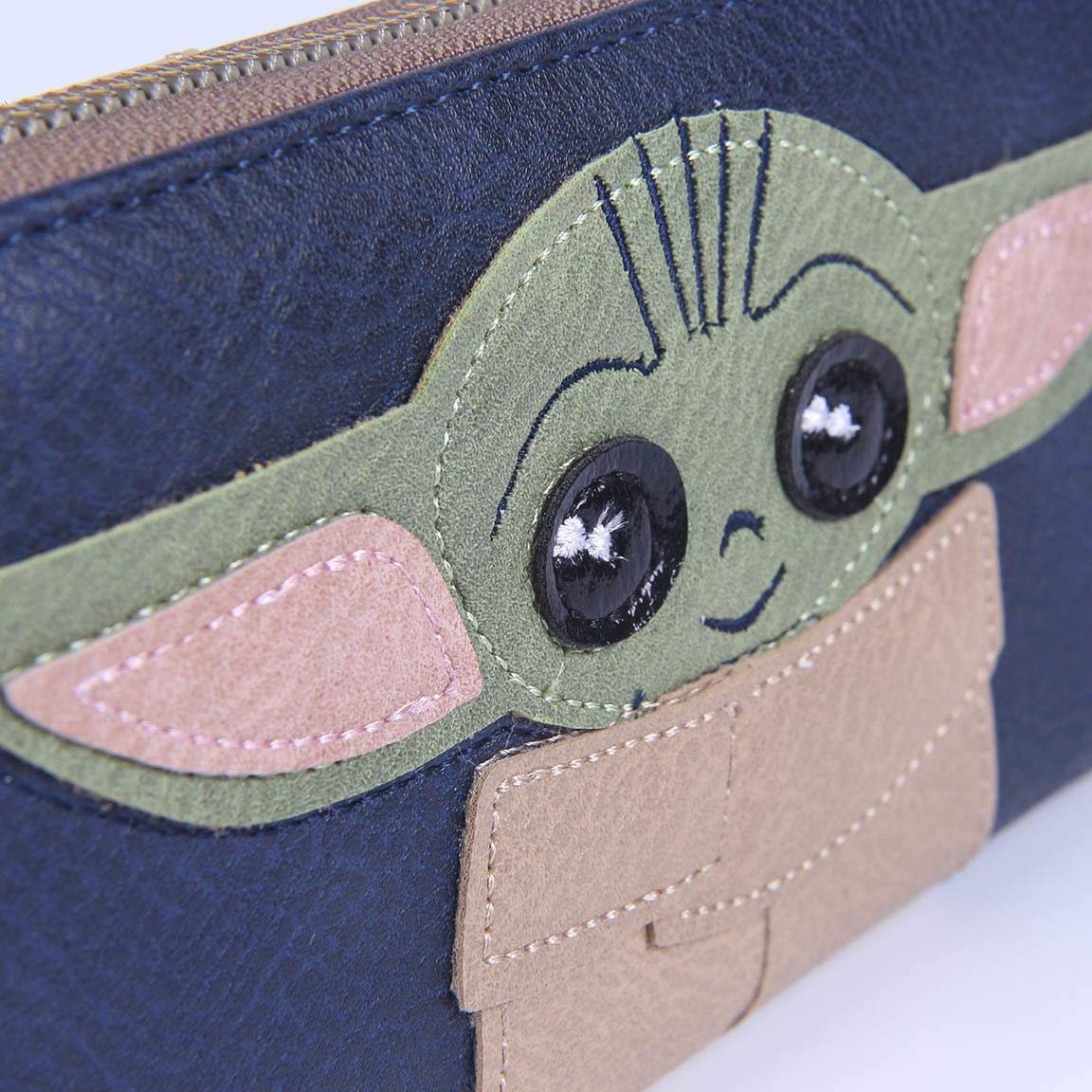 Кошелек CERDÁ LIFE'S LITTLE MOMENTS Женский Cerda Baby Yoda из поликожи, официальная лицензия Star Wars, разноцветный, средний размер, фото №4