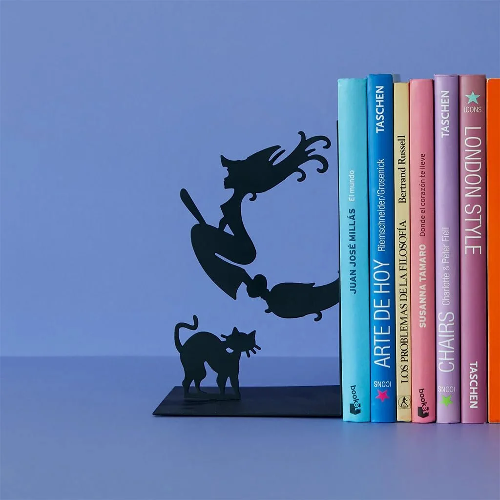 Держатель для книг Balvi Magic Черный, в форме ведьмы, Металл, 17 см, фото №3 Держатель для книг Balvi Magic Черный, в форме ведьмы, Металл, 17 см, фото №3