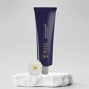 Крем для рук RHS Flower Show White Blooms Увлажняющий с маслом ши, с ароматом розы, жасмина и ванили - 50 мл synthetic.ua - Фото 1