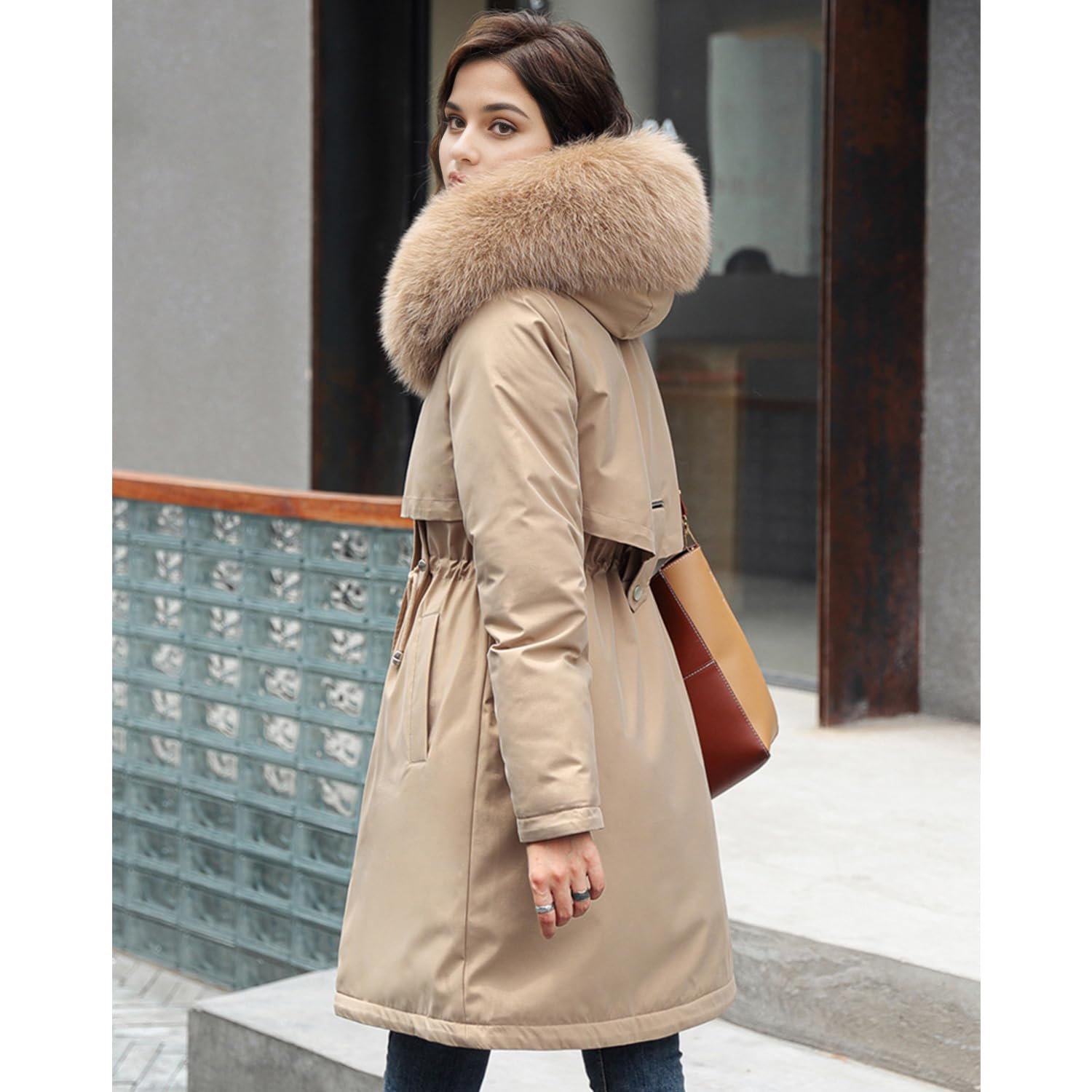 Жіноча парка з капюшоном зі штучного хутра, тепла, фото №5