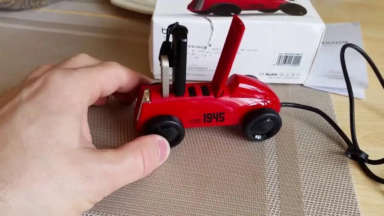 Разветвитель Xiaomi bCase Retro Classic Car Splitter Festive DSHJ-B-1903 красный, фото №1