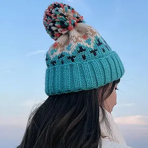 Шапка-бини с помпоном цена на synthetic.ua - Фото 1 Шапка-бини с помпоном synthetic.ua - Фото 1