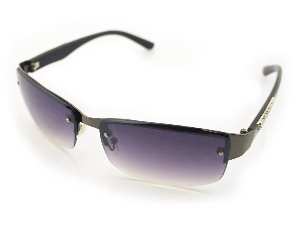 Стильні унісекс сонцезахисні окуляри HAND 1056 зі срібним мотивом черепа та кістки на дужках ширина між дужками 134 мм, фото №1 Стильні унісекс сонцезахисні окуляри HAND 1056 зі срібним мотивом черепа та кістки на дужках ширина між дужками 134 мм, фото №1