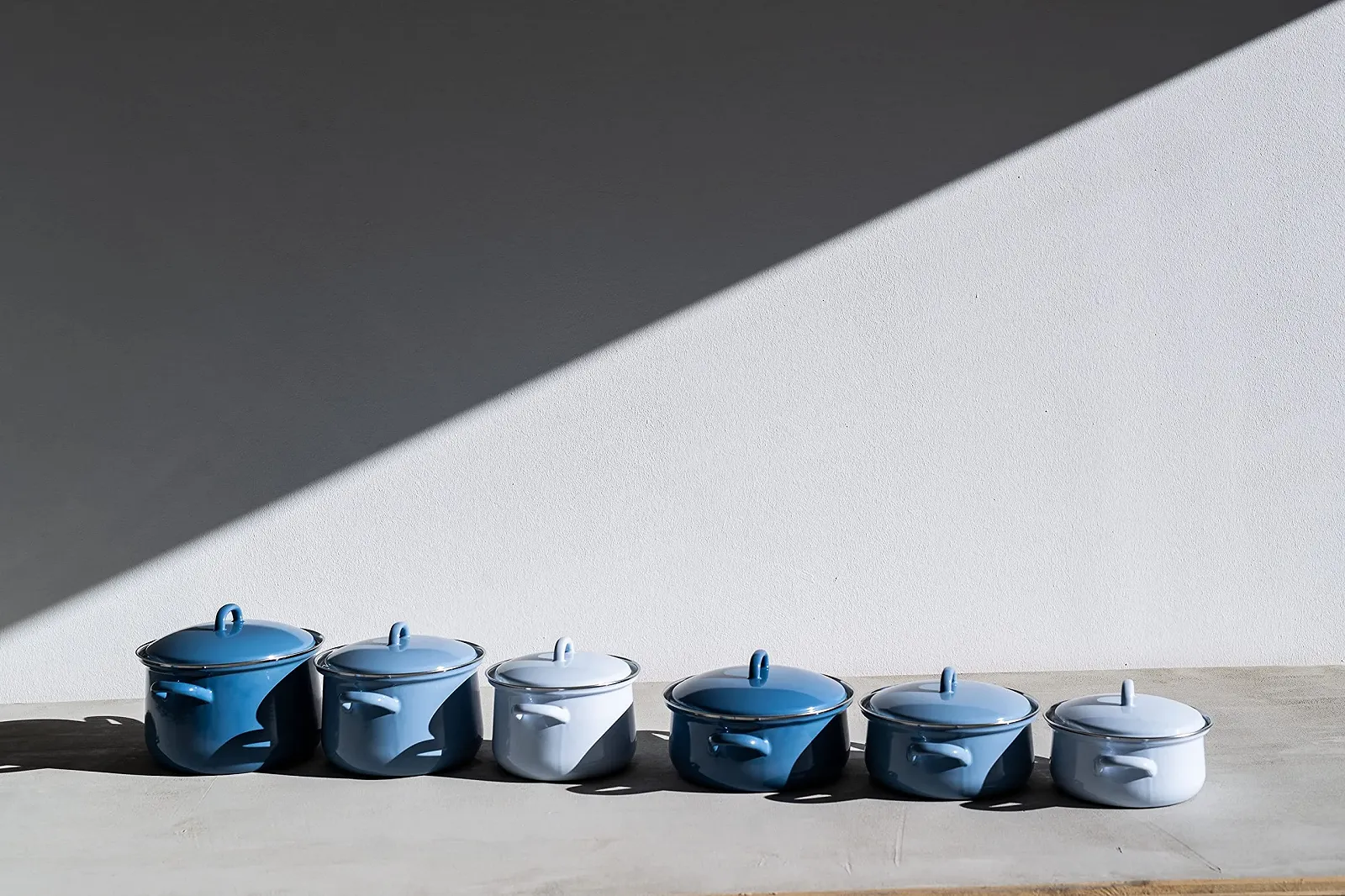 Кастрюля с крышкой Riess Classic Edition Nature 16 см 1 л эмалированная Blue Light, фото №2