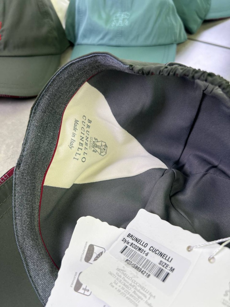 Кепка Brunello Cucinelli темно-сіра з червоним логотипом gu596, фото №6 Кепка Brunello Cucinelli темно-сіра з червоним логотипом gu596, фото №6