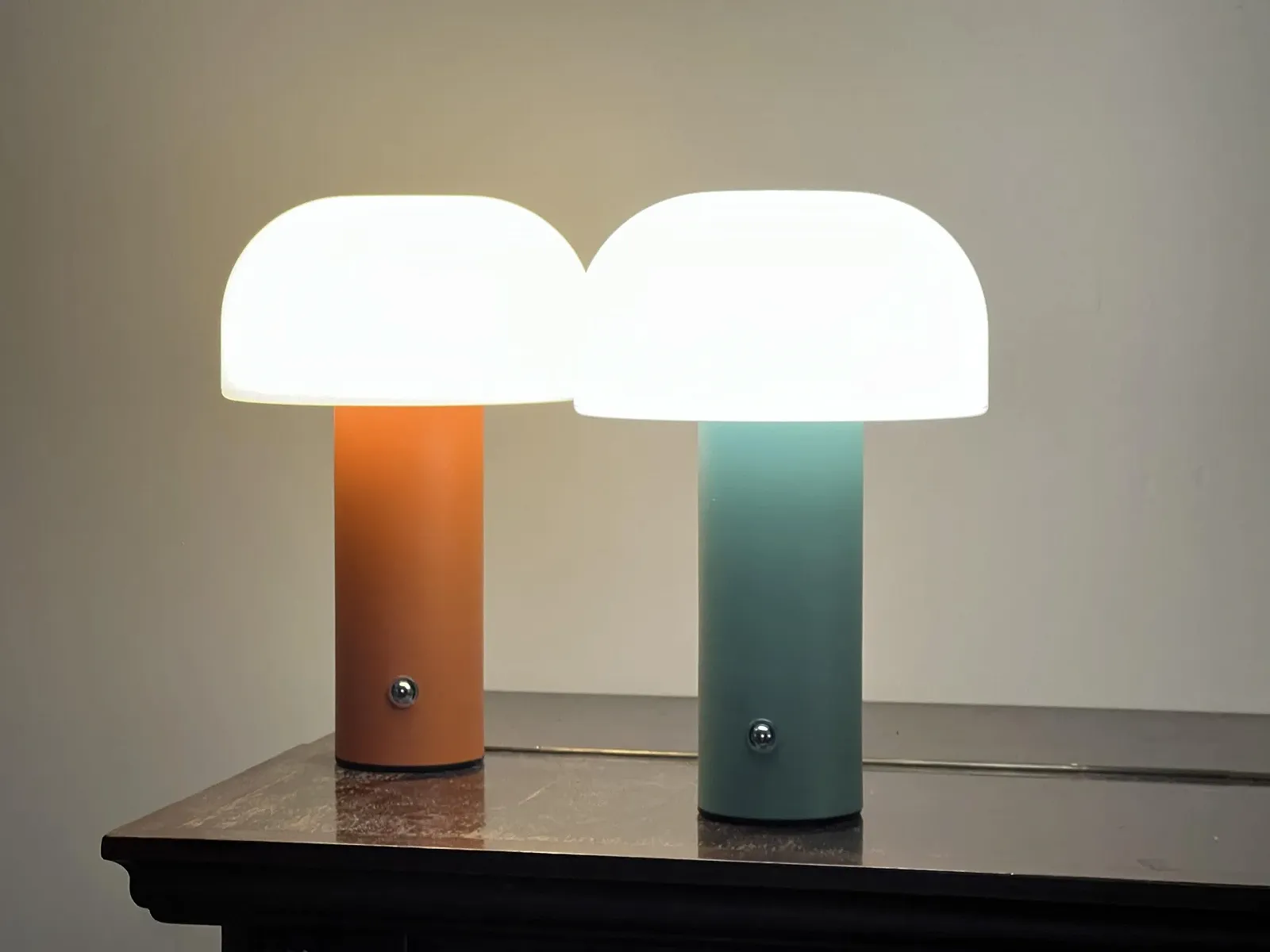 Настільна лампа LED Pilz акумуляторна бездротова димована 3 кольори світла USB-C IP54 Помаранчева, фото №6