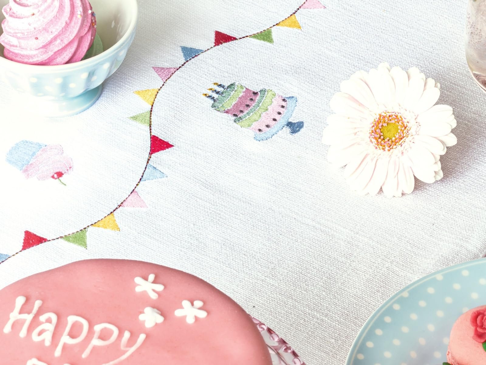 Скатертина GreenGate Dotty Блідо-зелена 145 x 250 см, фото №2