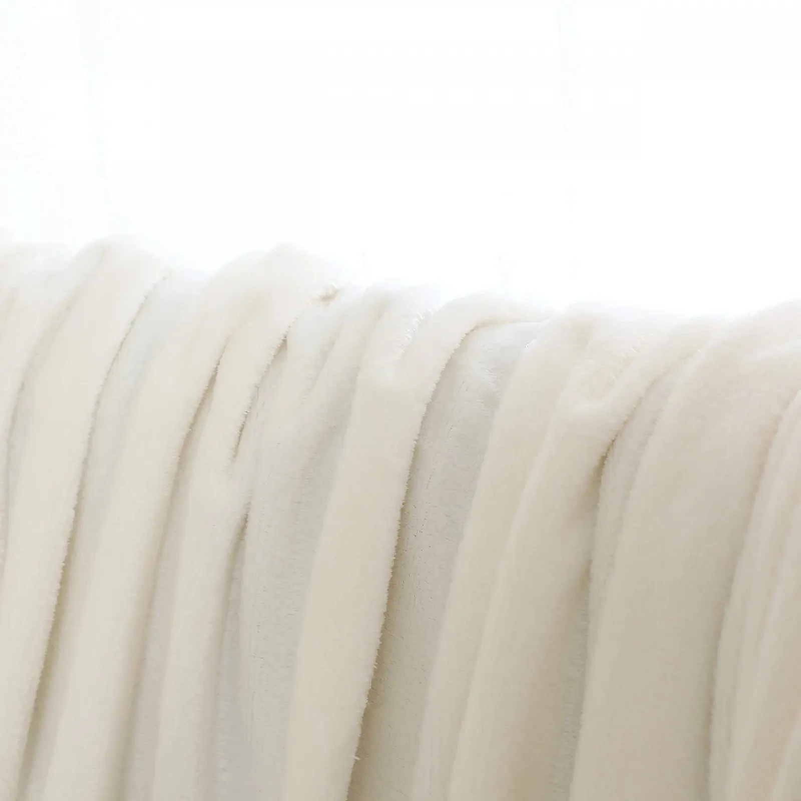 Плед Mixibaby Мягкий Пушистый Очень Мягкий и Теплый Фланелевый Флисовый Плед Устойчивый к Сминанию/Защищенный от Пятен Как Плед для Дивана или Кровати, Белый, 160 x 200 см, фото №9