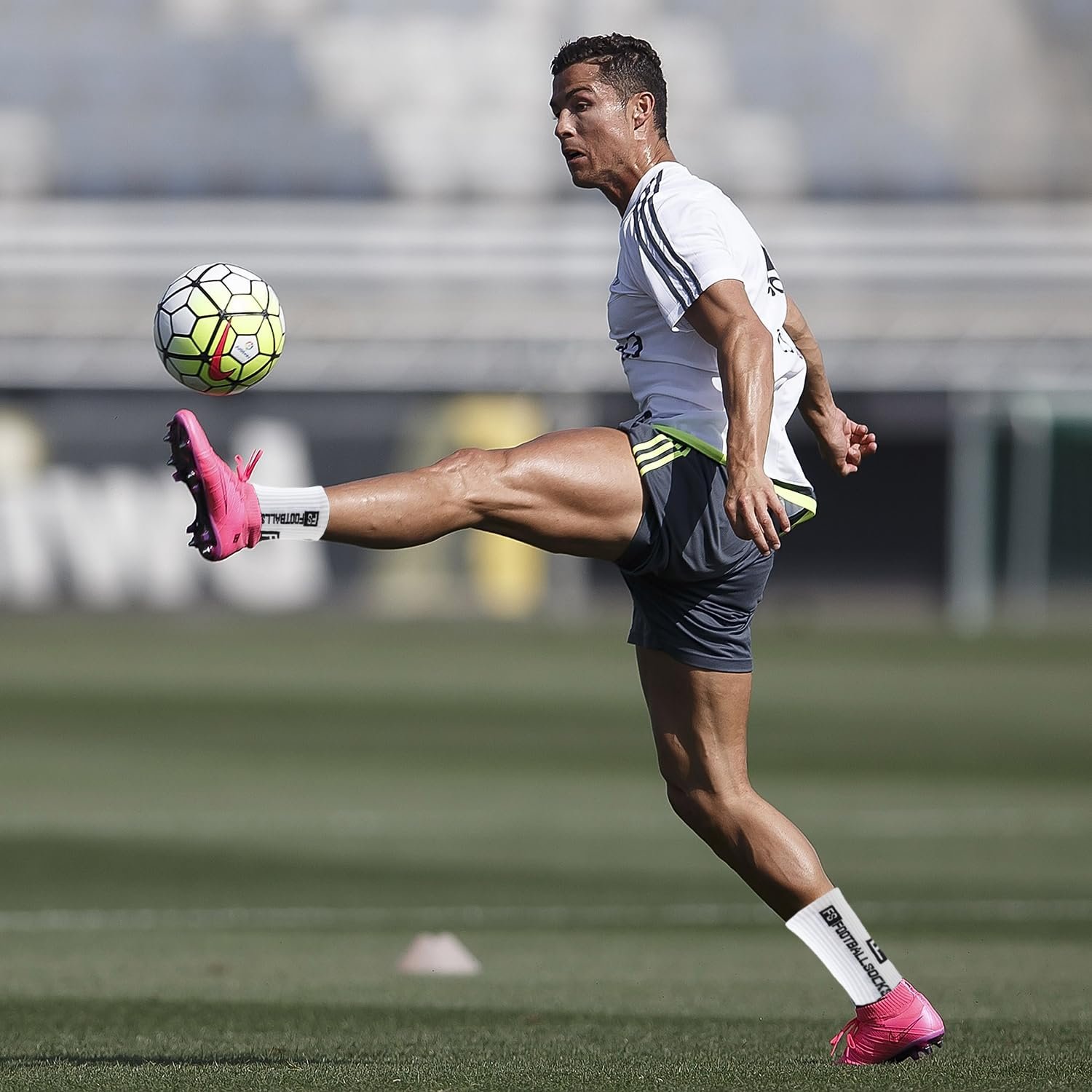 Футбольные носки (2 пары) Размер 40-46 Нескользящие футбольные носки Нескользящие носки с компрессией Унисекс Спортивные носки Дышащие Для футбола Гандбола Тенниса Пешего туризма Белые, фото №6 Футбольные носки (2 пары) Размер 40-46 Нескользящие футбольные носки Нескользящие носки с компрессией Унисекс Спортивные носки Дышащие Для футбола Гандбола Тенниса Пешего туризма Белые, фото №6