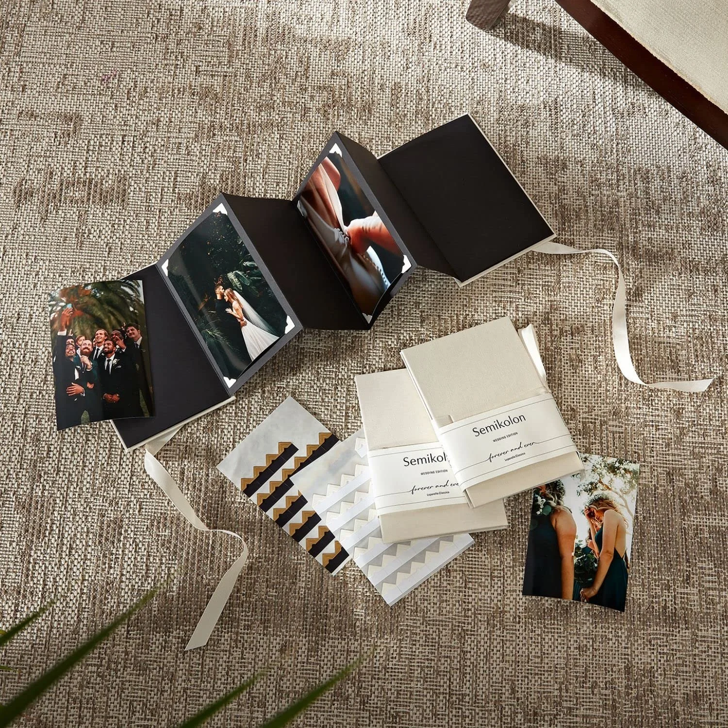 Альбом-гармошка Semikolon Classico Wedding Edition 12.2 x 17.7 см, 14 фотографий, цвет кремовой замши, фото №2 Альбом-гармошка Semikolon Classico Wedding Edition 12.2 x 17.7 см, 14 фотографий, цвет кремовой замши, фото №2