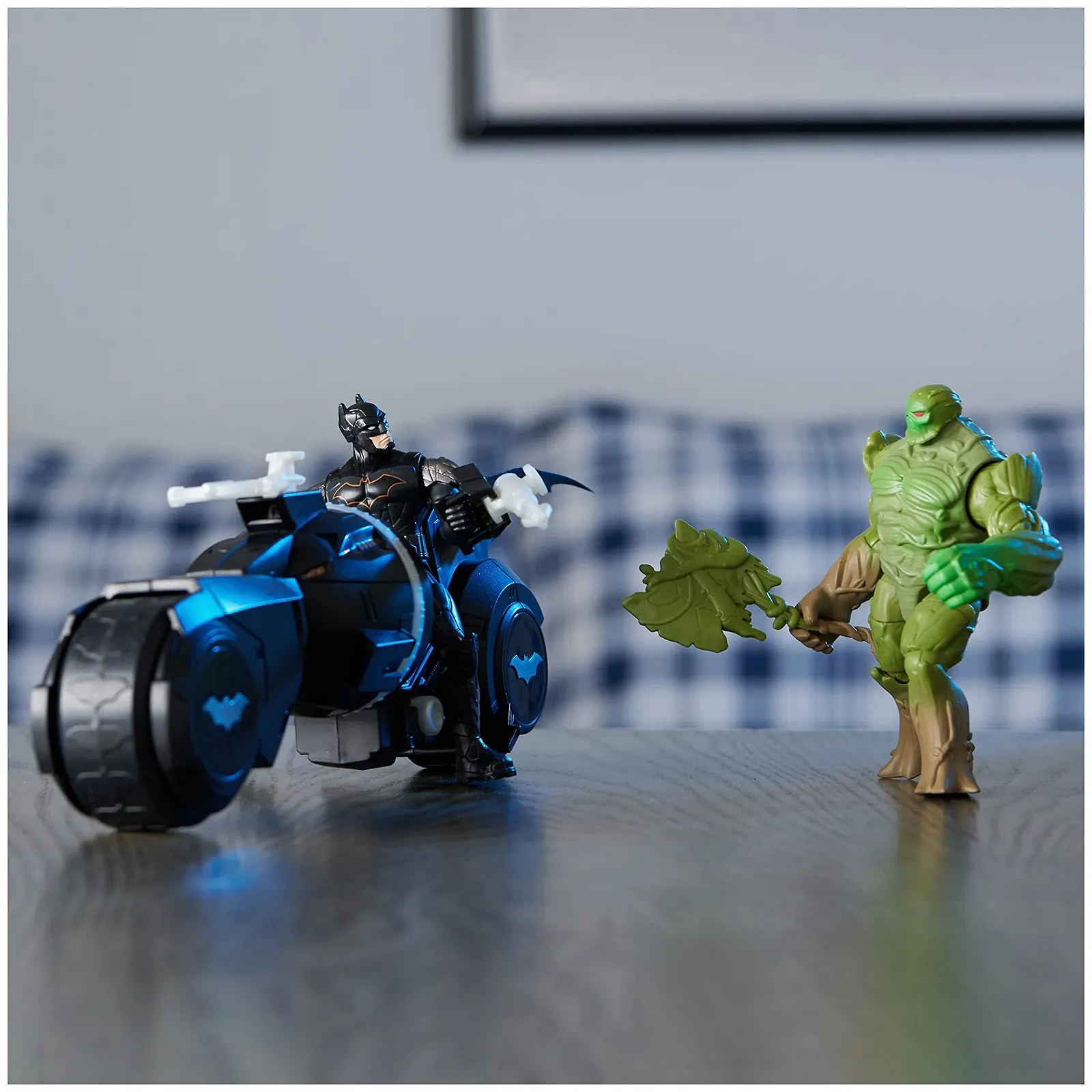 Набір Batman Armory Attack Batcycle з 2 фігурками 10 см Batman та Swamp Thing, фото №5