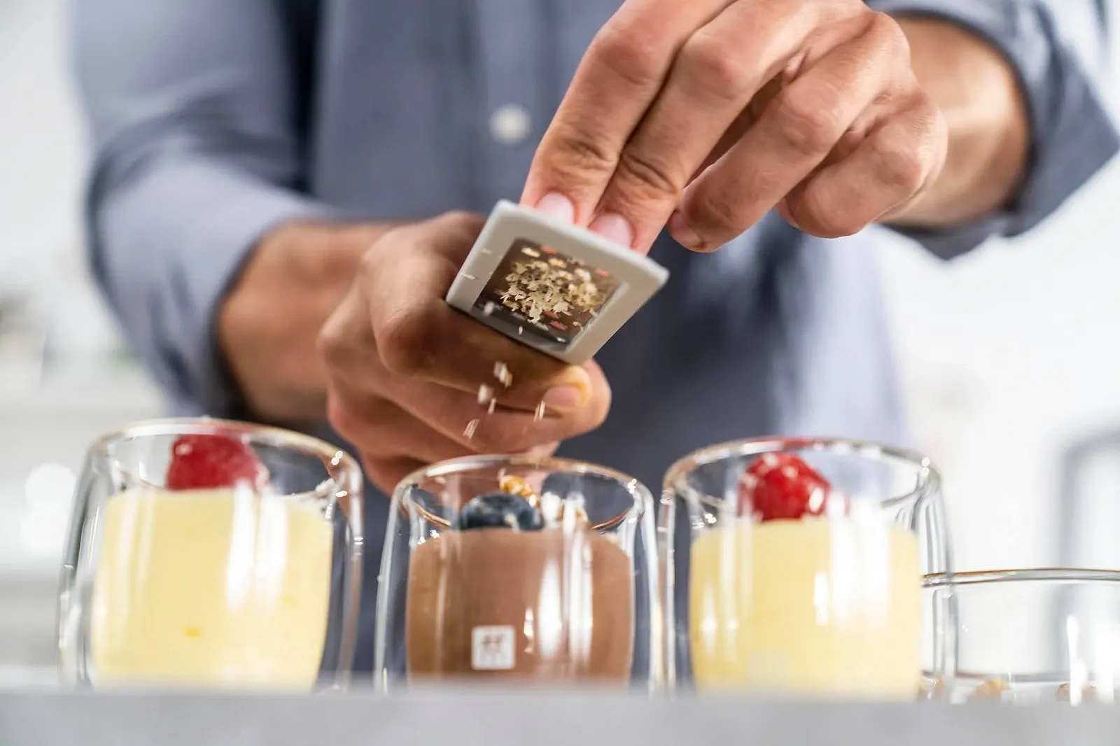 Міні-терка ZWILLING Z-Cut, лезо з нержавіючої сталі, пластиковий корпус, технологія двостороннього натирання, сіра, фото №8