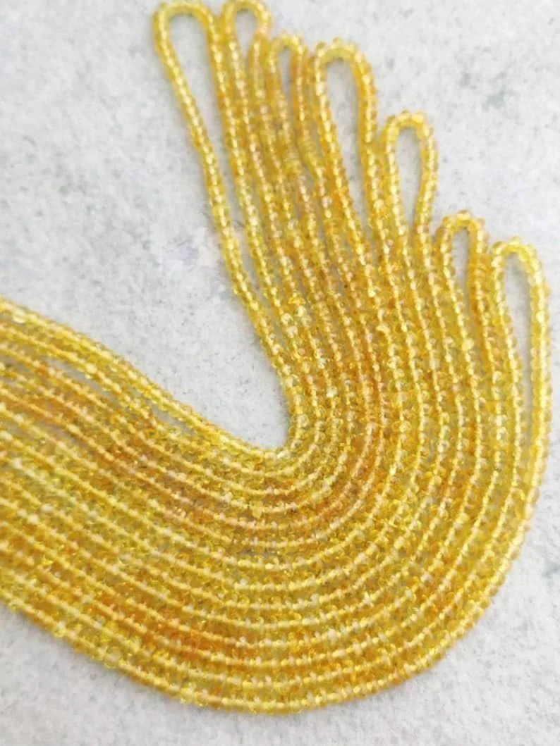 Намистини Круглі Сапфір/Songiya гладкі 3-3,5 мм жовтого кольору, фото №3