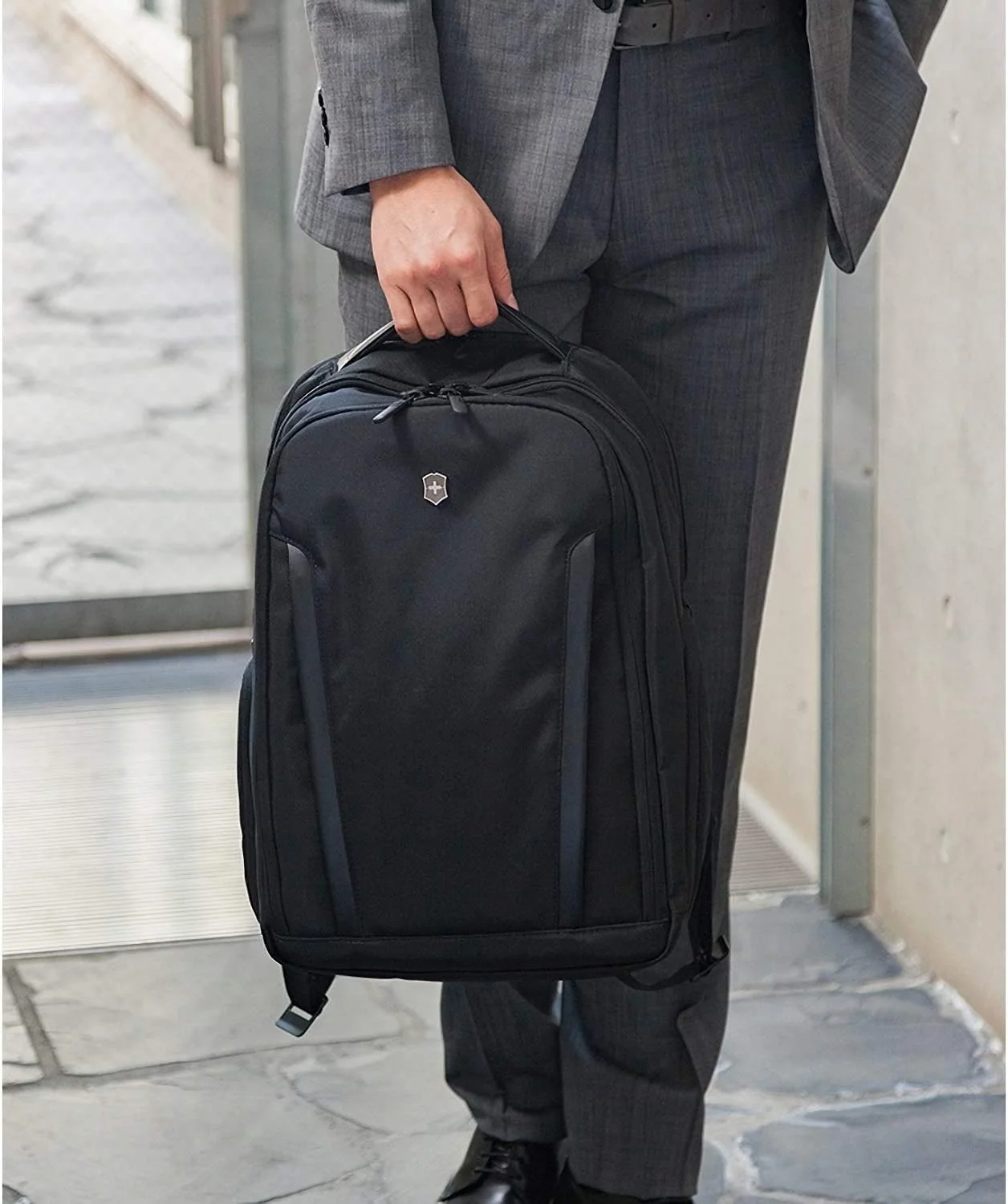 Рюкзак для ноутбука Victorinox Altmont Professional Essential 15.4" 24 л Black, фото №2