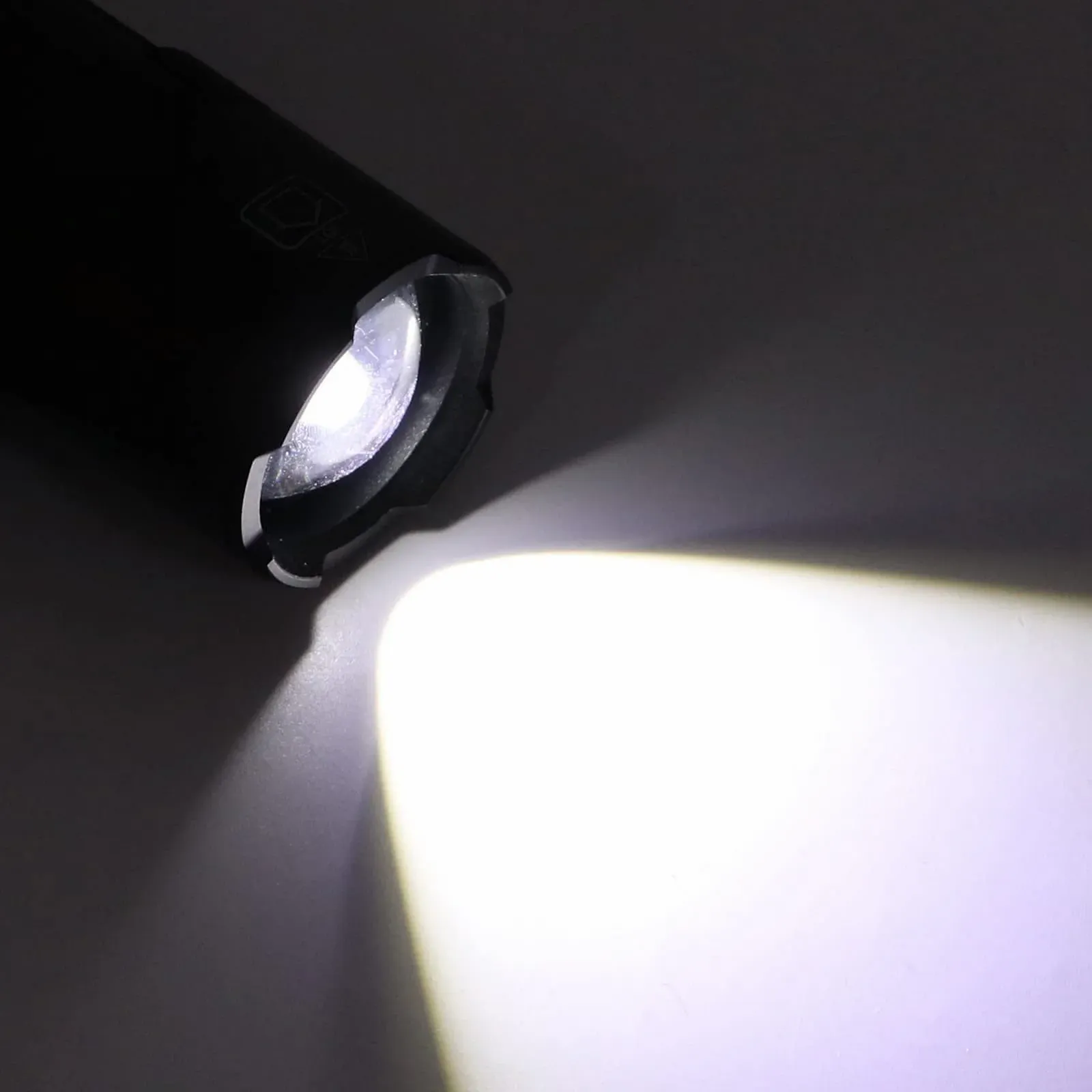 Кемпинговый фонарь LED Ultra Bright USB зарядка Алюминиевый сплав Регулируемый фокус света для походов кемпинга чрезвычайных ситуаций 245 г, фото №6