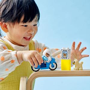 Конструктор LEGO DUPLO Rescue Police Motorcycle 10967 Полицейский мотоцикл для детей от 2 лет (5 штук) synthetic.ua - Фото 1