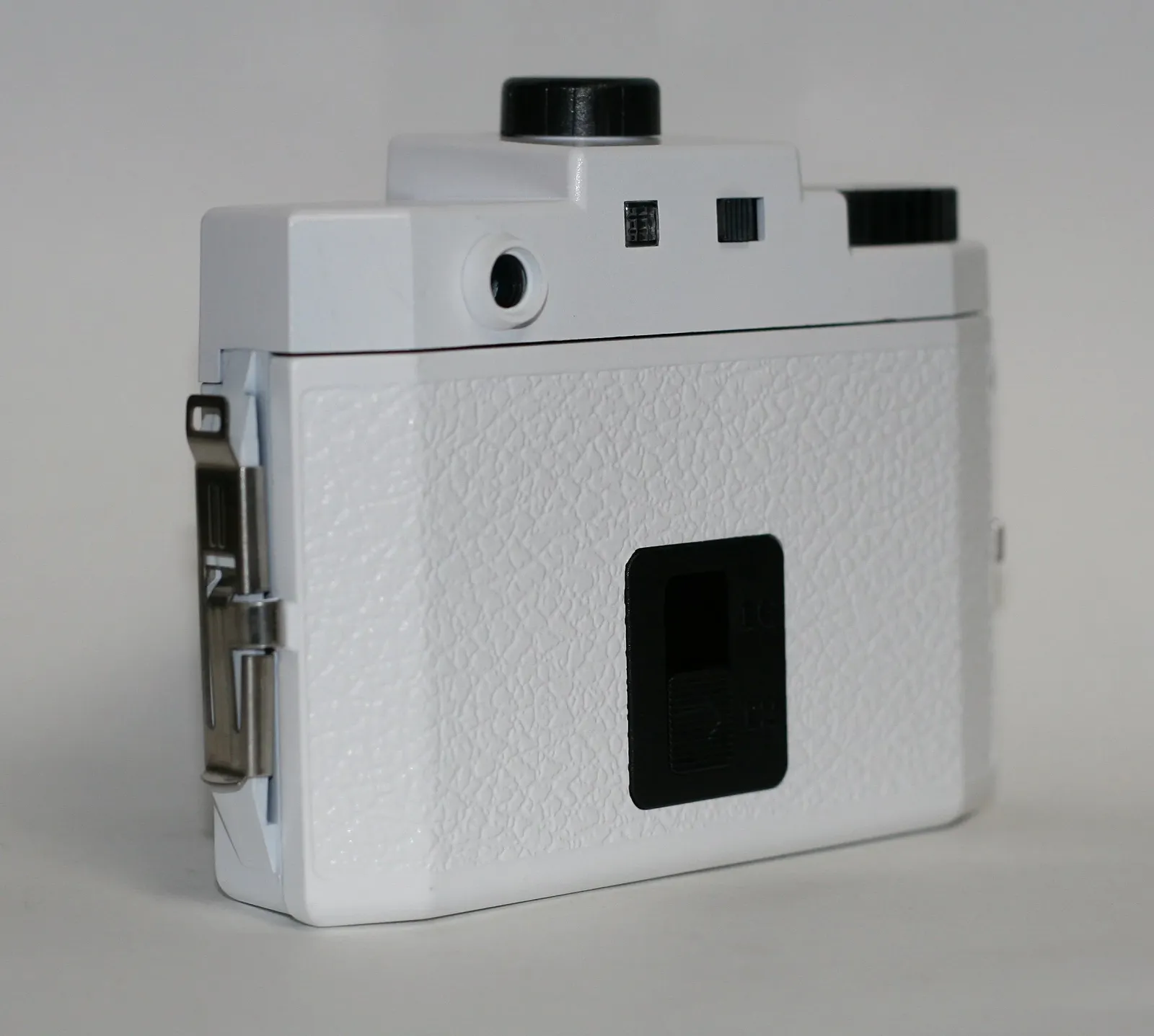 Фотокамера Holga 120 Glass Lens з кольоровим спалахом Біла, фото №2