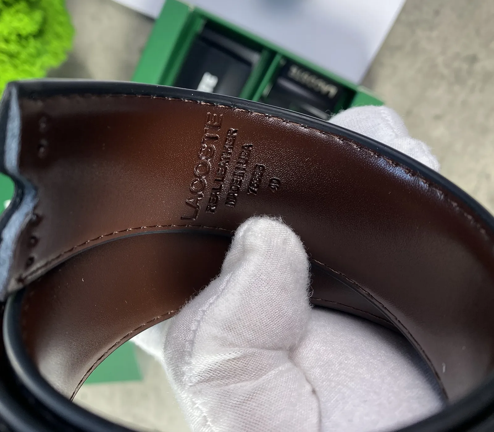 Подарунковий набір зі шкіряний ремнем Lacoste і двома змінними пряжками Лакосте, фото №9 Подарунковий набір зі шкіряний ремнем Lacoste і двома змінними пряжками Лакосте, фото №9